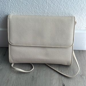 Vintage 80’s CC Courtenay leather crossbody purse, white